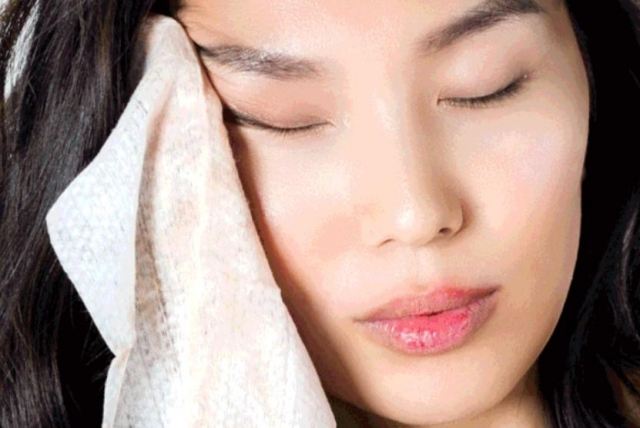 酒精濕巾可以擦臉嗎 點痣后為什么不可以用濕巾 酒精濕巾可以擦臉嗎 點痣后為什么不可以用濕巾