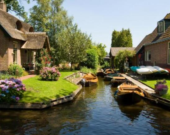 歐洲十大絕美小鎮排名,富森小鎮因天鵝堡聞名、帕羅斯小鎮非常清新 歐洲十大絕美小鎮排名,富森小鎮因天鵝堡聞名、帕羅斯小鎮非常清新