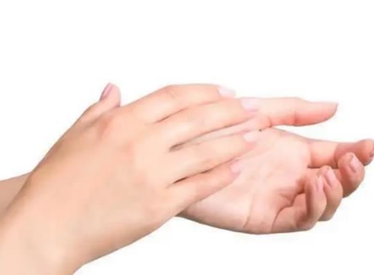 手指長倒刺用什么藥膏?手指上的皮被撕了多久好 手指長倒刺用什么藥膏?手指上的皮被撕了多久好