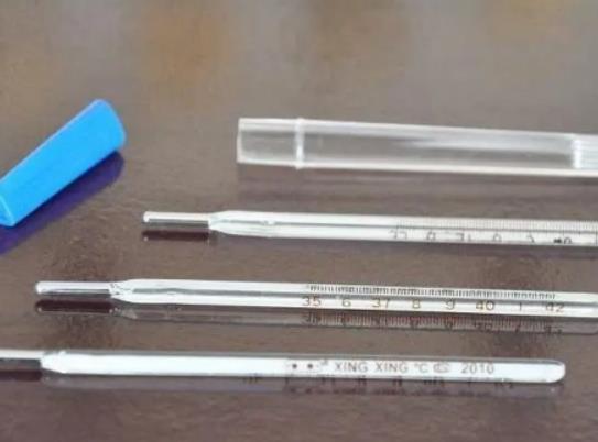 水銀體溫計(jì)夾左邊還是右邊好?水銀體溫計(jì)除了腋下還可以放在什么部位測(cè)量 水銀體溫計(jì)夾左邊還是右邊好?水銀體溫計(jì)除了腋下還可以放在什么部位測(cè)量