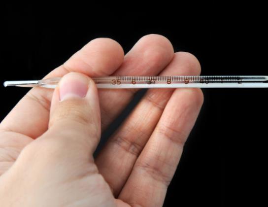 水銀體溫計不甩到35以下會怎么樣?粗的水銀溫度計是測腋溫的嗎 水銀體溫計不甩到35以下會怎么樣?粗的水銀溫度計是測腋溫的嗎
