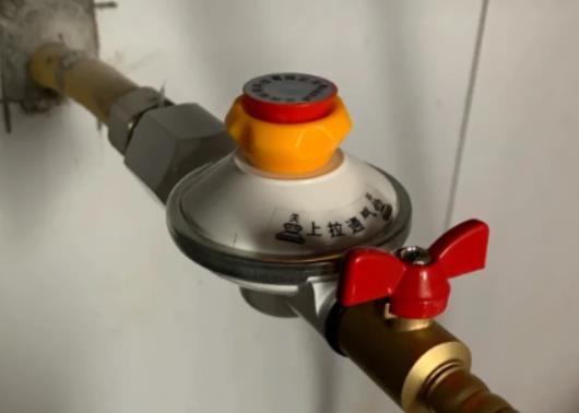 壁掛爐顯示e1是不是沒天然氣了?天然氣灶打不著火可以用打火機點嗎 壁掛爐顯示e1是不是沒天然氣了?天然氣灶打不著火可以用打火機點嗎