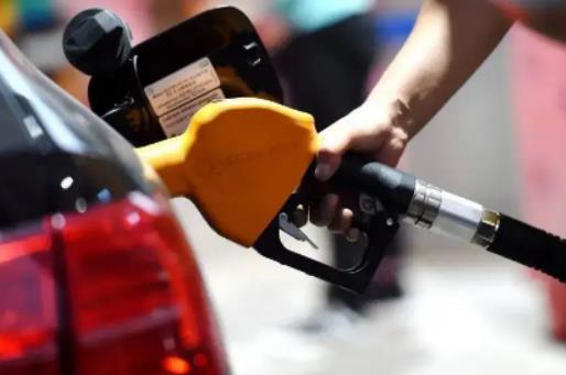 全合成機油可以一年換一次嗎?小汽車多少公里換機油最好 全合成機油可以一年換一次嗎?小汽車多少公里換機油最好