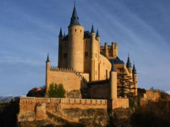 歐洲十大城堡排行榜,圣米歇爾山城堡像個小王國、薩爾斯堡讓人留戀 歐洲十大城堡排行榜,圣米歇爾山城堡像個小王國、薩爾斯堡讓人留戀