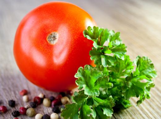 用西紅柿做肥料要注意什么?西紅柿發酵水可以澆什么花 用西紅柿做肥料要注意什么?西紅柿發酵水可以澆什么花