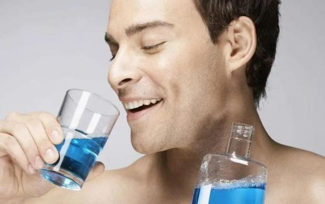 漱口水有什么用 每天用漱口水好不好 漱口水有什么用 每天用漱口水好不好