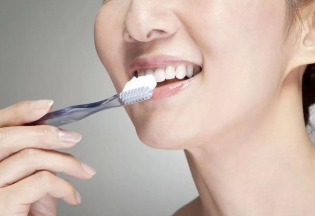漱口水可以緩解牙疼嗎?漱口水對(duì)牙痛有用嗎 漱口水可以緩解牙疼嗎?漱口水對(duì)牙痛有用嗎