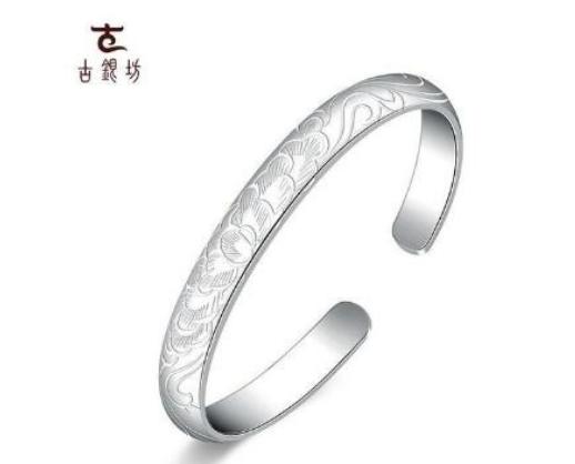 中國十大銀飾品牌排名,老鳳祥有百年歷史、老銀鋪古典又不失時尚 中國十大銀飾品牌排名,老鳳祥有百年歷史、老銀鋪古典又不失時尚