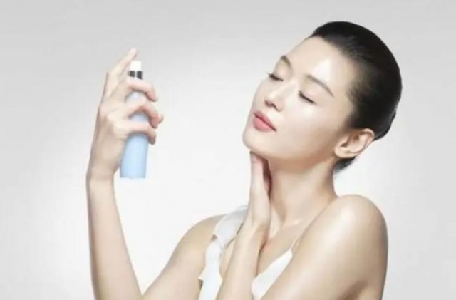 臉上出油嚴(yán)重是肝不好嗎 為什么肝不好臉會(huì)出油 臉上出油嚴(yán)重是肝不好嗎 為什么肝不好臉會(huì)出油