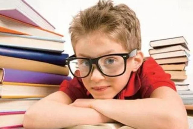 青少年掉頭發(fā)怎么治療 頭發(fā)掉了不會(huì)長(zhǎng)了嗎 青少年掉頭發(fā)怎么治療 頭發(fā)掉了不會(huì)長(zhǎng)了嗎