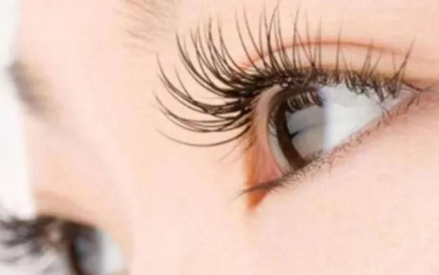 嫁接睫毛真的睫毛會掉光嗎 經常接睫毛自己的睫毛會掉光嗎 嫁接睫毛真的睫毛會掉光嗎 經常接睫毛自己的睫毛會掉光嗎