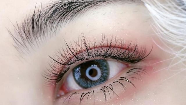 下睫毛往里翹扎到眼睛會怎樣 眼睫毛往里長扎到眼怎么辦 下睫毛往里翹扎到眼睛會怎樣 眼睫毛往里長扎到眼怎么辦