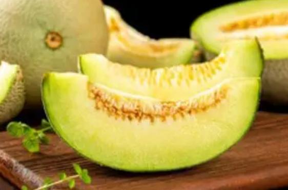 減肥吃哈密瓜會(huì)胖嗎 經(jīng)常吃哈密瓜有什么好處 減肥吃哈密瓜會(huì)胖嗎 經(jīng)常吃哈密瓜有什么好處