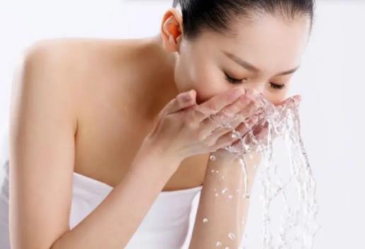 紅酒洗臉好不好?專家不建議冷熱水交替洗臉有什么說法 紅酒洗臉好不好?專家不建議冷熱水交替洗臉有什么說法