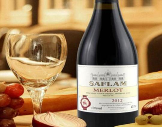 300元內(nèi)性價比高的紅酒,黃尾袋鼠西拉紅葡萄酒入口柔軟成熟 300元內(nèi)性價比高的紅酒,黃尾袋鼠西拉紅葡萄酒入口柔軟成熟