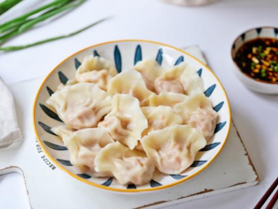 冬至餃子可以煎著吃嗎?冬至的餃子吃不完可以扔嗎 冬至餃子可以煎著吃嗎?冬至的餃子吃不完可以扔嗎