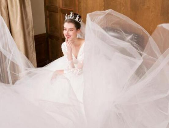 十大婚紗品牌排行榜,王薇薇款式簡(jiǎn)潔流暢、普洛諾維斯以優(yōu)雅聞名 十大婚紗品牌排行榜,王薇薇款式簡(jiǎn)潔流暢、普洛諾維斯以優(yōu)雅聞名