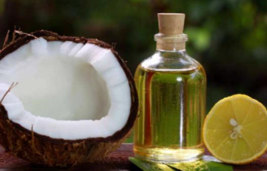 頭發干枯什么時候用椰子油?椰子油能直接用到頭皮上嗎 頭發干枯什么時候用椰子油?椰子油能直接用到頭皮上嗎