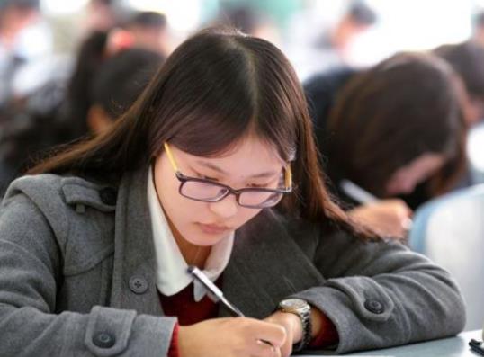 2024年公務(wù)員考試會放寬年齡嗎?2024年公務(wù)員考試年齡限制是多大 2024年公務(wù)員考試會放寬年齡嗎?2024年公務(wù)員考試年齡限制是多大