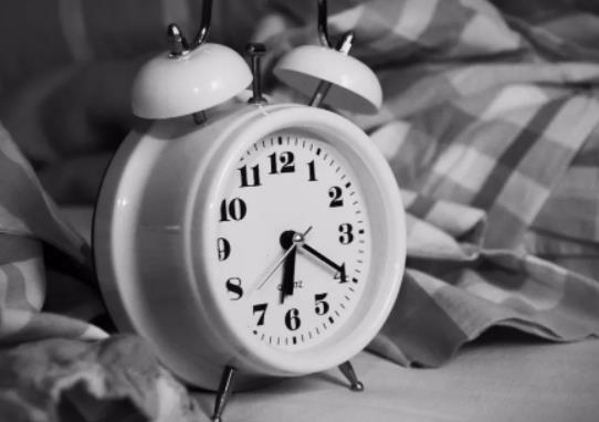 �ɴ��Ͼ�����˯ʲô��r����ʲô����������˯