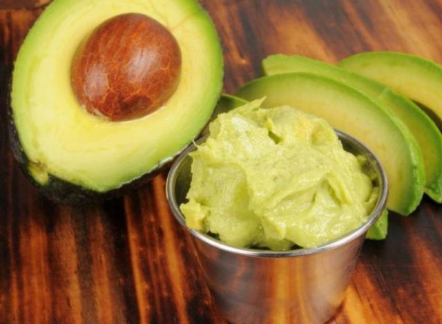 牛油果什么狀態下能吃 牛油果顏色變黑能吃嗎 牛油果什么狀態下能吃 牛油果顏色變黑能吃嗎