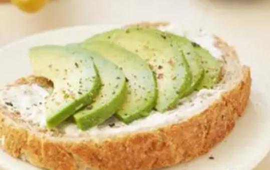 牛油果硬的能吃嗎 牛油果可以放多久 牛油果硬的能吃嗎 牛油果可以放多久