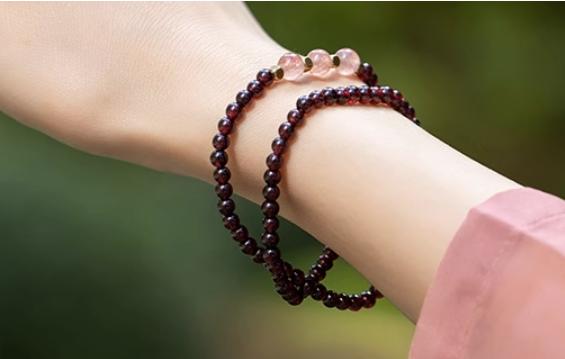 ���NŮ�˲��m�ϴ�ʯ��ʯ ��ʲô�е��˲����h���ʯ��ʯ