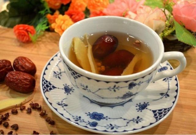 姜紅糖水需要放多少 紅糖生姜水會上火嗎 姜紅糖水需要放多少 紅糖生姜水會上火嗎