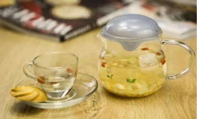 黃芪泡水時間長了可以喝嗎 黃芪的最佳搭檔是什么 黃芪泡水時間長了可以喝嗎 黃芪的最佳搭檔是什么