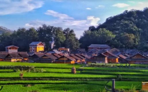 2024年4月份去貴州旅游穿沖鋒衣合適嗎?2024年貴州4月以后就暖和了嗎 2024年4月份去貴州旅游穿沖鋒衣合適嗎?2024年貴州4月以后就暖和了嗎