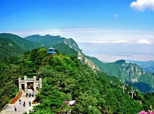 中國十大佛教名山排名,五臺山是文殊菩薩的道場、峨眉山風景美 中國十大佛教名山排名,五臺山是文殊菩薩的道場、峨眉山風景美