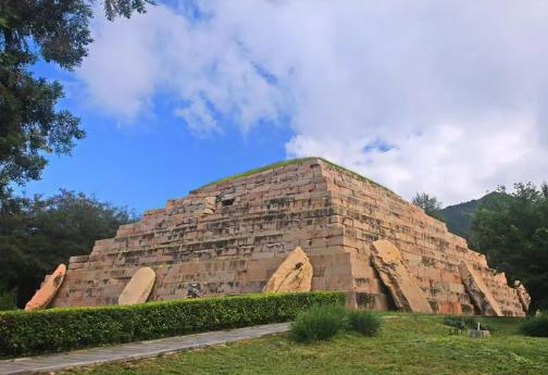 中國(guó)十大遺址排行榜,三星堆遺址范圍大、古格王國(guó)遺址莊嚴(yán)輝煌 中國(guó)十大遺址排行榜,三星堆遺址范圍大、古格王國(guó)遺址莊嚴(yán)輝煌