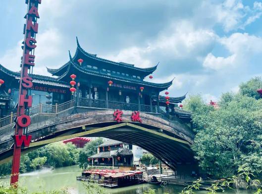 中國十大仿古建筑,大唐芙蓉園美不勝收、黃鶴樓公園民族氣氛濃厚 中國十大仿古建筑,大唐芙蓉園美不勝收、黃鶴樓公園民族氣氛濃厚