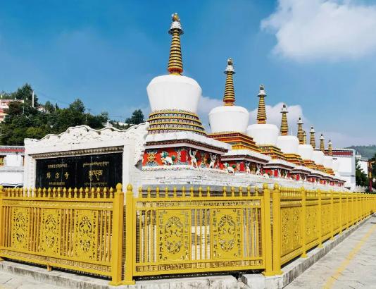 中國十大藏傳佛教寺院,布達拉宮歷史悠久、扎什倫布寺文化底蘊深厚 中國十大藏傳佛教寺院,布達拉宮歷史悠久、扎什倫布寺文化底蘊深厚