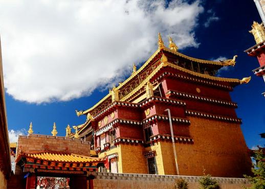 中國十大藏傳佛教寺院,布達拉宮歷史悠久、扎什倫布寺文化底蘊深厚 中國十大藏傳佛教寺院,布達拉宮歷史悠久、扎什倫布寺文化底蘊深厚