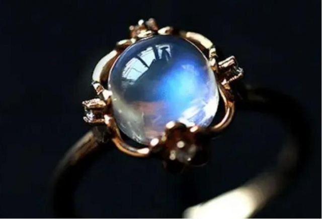 �¹�ʯ�����˕�������Σ�� Ů������¹�ʯ�Ľ���