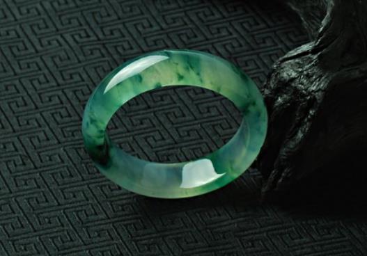 �����C���y���C���Դ���һֻ�ֆ᣿�����C�ͽ����C��Ȧ��һ�ӆ�