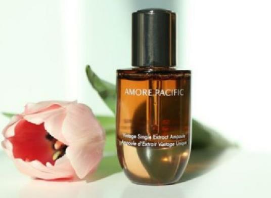 山茶花精油和茶樹精油一樣嗎?山茶花精油可以直接涂在臉上嗎 山茶花精油和茶樹精油一樣嗎?山茶花精油可以直接涂在臉上嗎