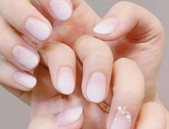 護理指甲注意什么?沒有洗甲水怎樣卸甲油 護理指甲注意什么?沒有洗甲水怎樣卸甲油