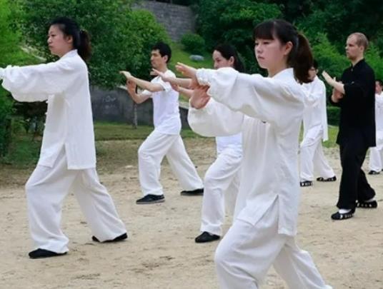 練八段錦后不能碰什么?八段錦堅持練習多久才有成效 練八段錦后不能碰什么?八段錦堅持練習多久才有成效