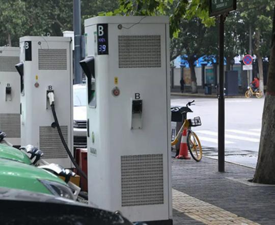 十大充電樁品牌排行,特斯拉充電樁能無(wú)限擴(kuò)容、許繼充電樁綜合配套能力強(qiáng) 十大充電樁品牌排行,特斯拉充電樁能無(wú)限擴(kuò)容、許繼充電樁綜合配套能力強(qiáng)