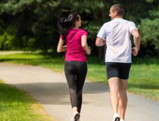 跑步為什么會肚子痛?什么跑步姿勢正確 跑步為什么會肚子痛?什么跑步姿勢正確