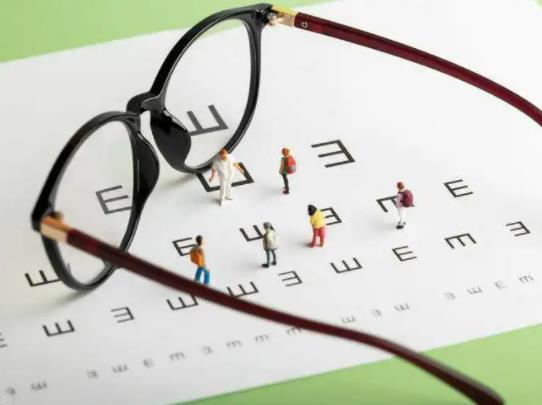 OK鏡劃痕很多會影響視力嗎?ok鏡壞了一只再配一只還是2只