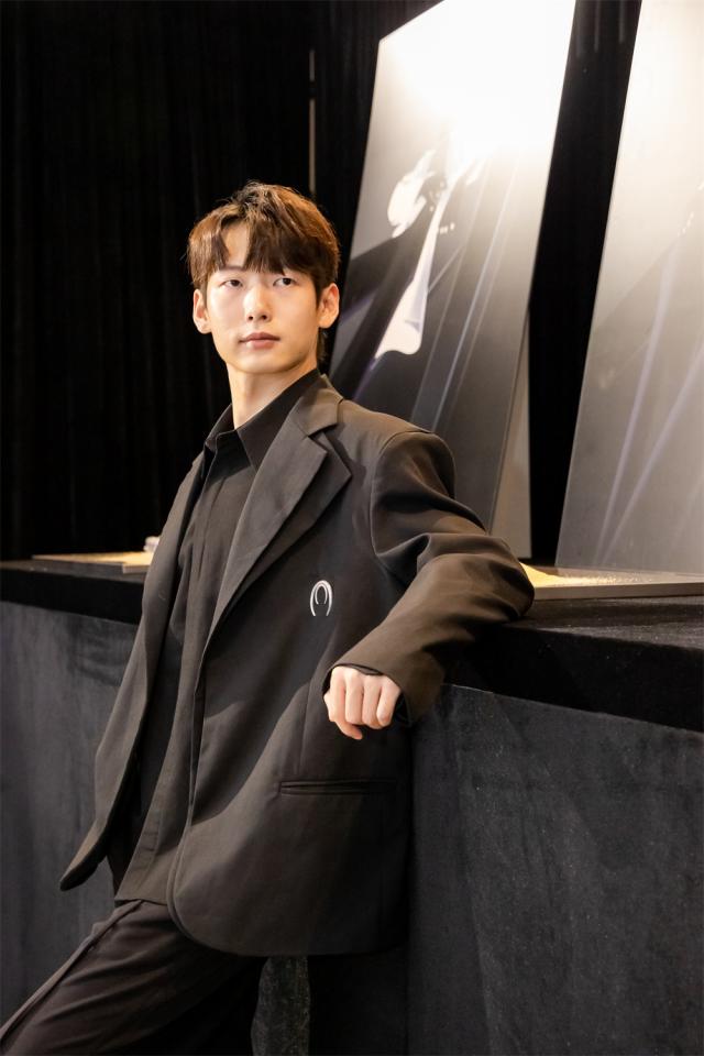 自在非凡,獨(dú)自‘凈’彩:AUGER理容工具品牌新品盛典炫酷啟程 自在非凡,獨(dú)自‘凈’彩:AUGER理容工具品牌新品盛典炫酷啟程