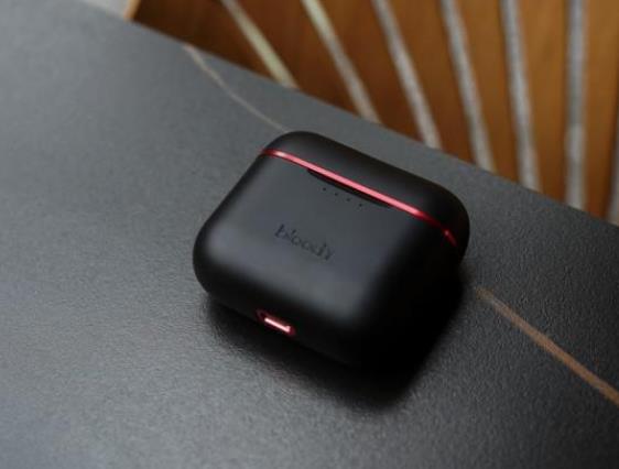 血手幽靈M90好用嗎 小巧便攜無線降噪音質好