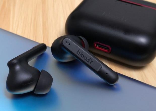 血手幽靈M90好用嗎 小巧便攜無線降噪音質好