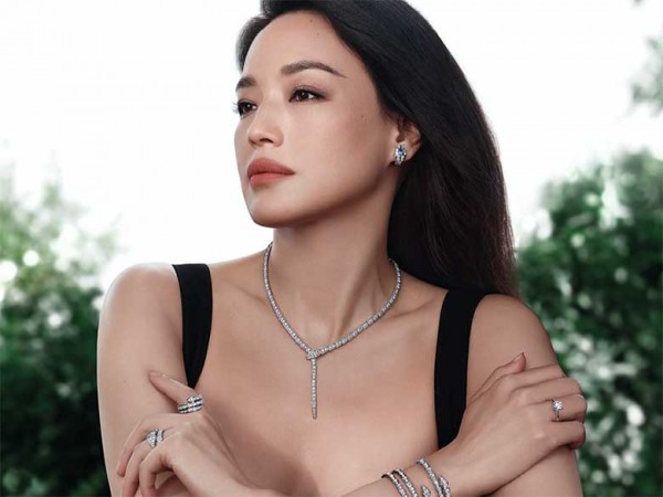 品牌代言人舒淇佩戴BVLGARI寶格麗Serpenti系列手表驚艷亮相廣告大片 盡展自信率真風范 品牌代言人舒淇佩戴BVLGARI寶格麗Serpenti系列手表驚艷亮相廣告大片 盡展自信率真風范