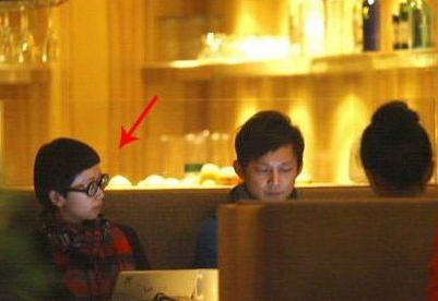 何炅結婚了嗎?湖南衛視主持人何炅與妻子王菁情史曝光