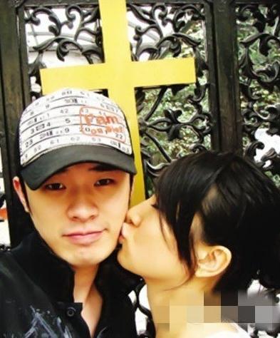 曾小賢陳赫26歲女友許婧美艷私房照曝光,初中相戀至今已十年