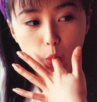 組圖:42歲酒井法子復(fù)出超酷性感裝露面,全裸淋浴吸吮手指舊照瘋傳